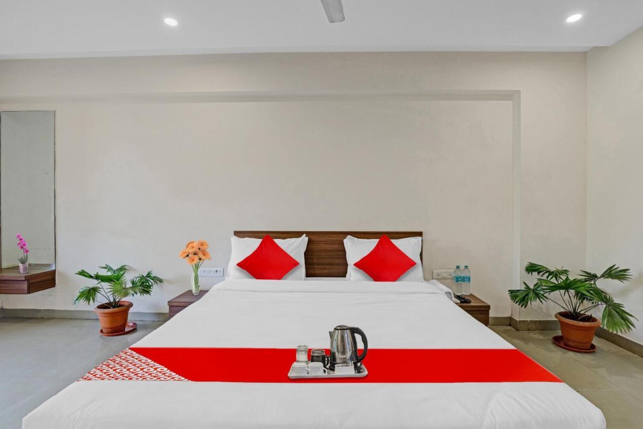 Oyo Flagship Hotel Residency Silvassa Exterior photo
